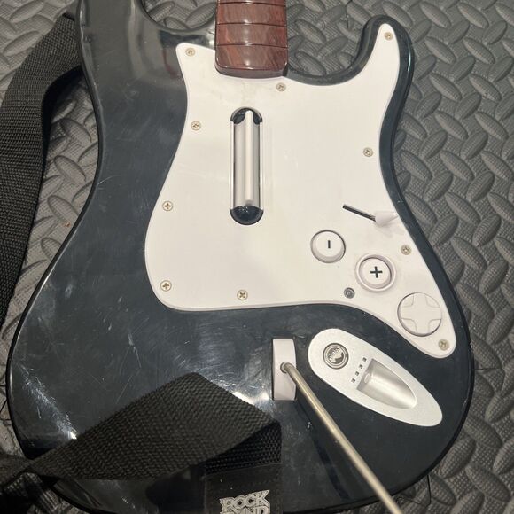 Rock Band Harmonix NWGTS2 Fender Stratocaster Guitar Wii Nintendo XBOX No Dongle - Picture 3 of 7